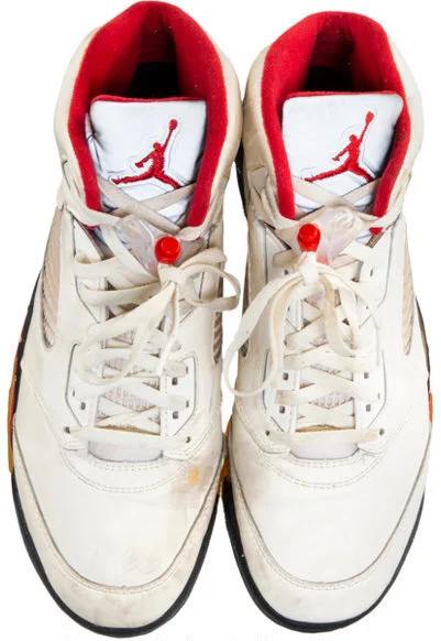 1990 Michael Jordan Game Worn Signed Chicago Bulls Sneakers The Collector s Catalog